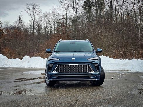 Certified 2024 Buick Encore GX Avenir w/ Avenir Technology Package image 9