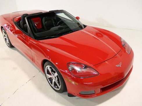 Used 2009 Chevrolet Corvette Convertible w/ Preferred Equipment Group image 12