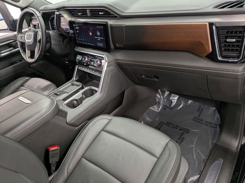 Used 2024 GMC Sierra 2500 Denali image 30