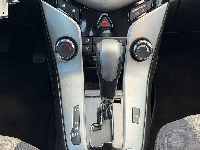 Used 2014 Chevrolet Cruze LS FWD image 20