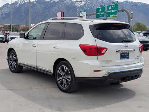 Used 2018 Nissan Pathfinder Platinum AWD/4WD image 3