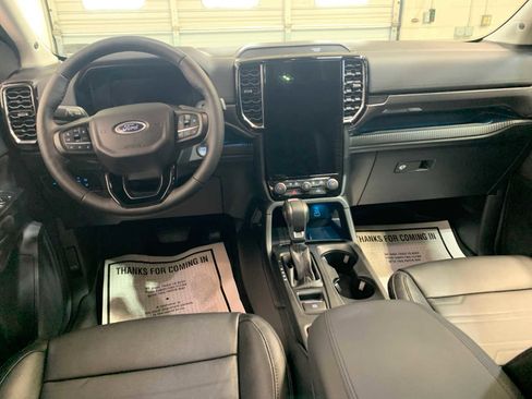 Used 2025 Ford Ranger Lariat w/ FX4 Off-Road Package image 5