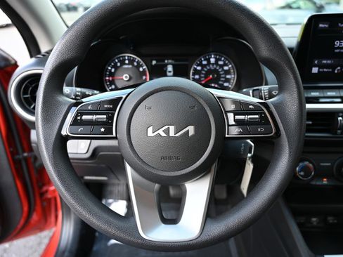 Used 2022 Kia Forte LXS w/ LXS Technology Package image 18