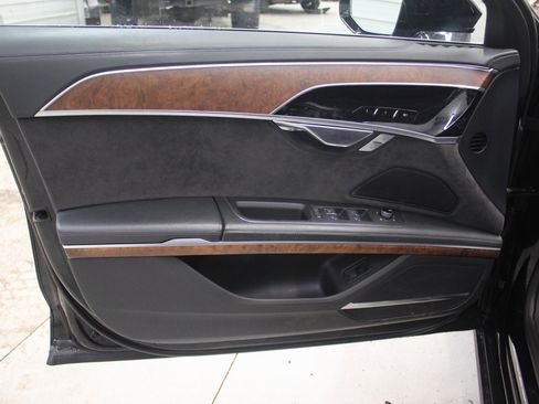 Used 2019 Audi A8 L 3.0T w/ Luxury Package image 12