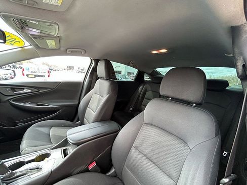 Used 2016 Chevrolet Malibu LT image 18