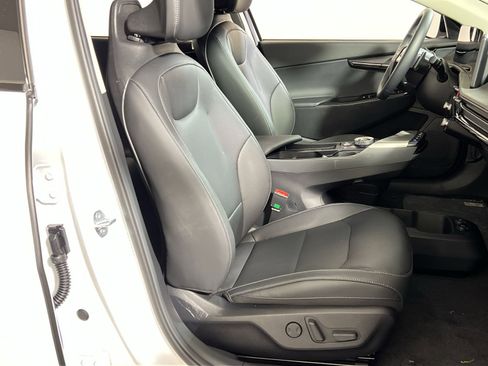 New 2025 Kia EV6 Wind image 26