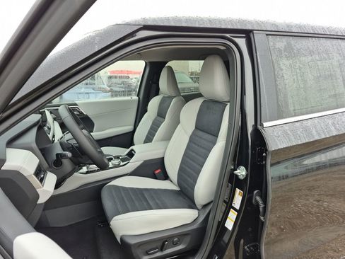 New 2026 Mitsubishi Outlander SE FWD image 33