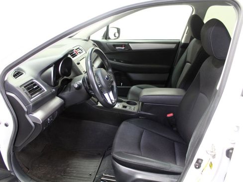 Used 2017 Subaru Outback 2.5i Premium image 16