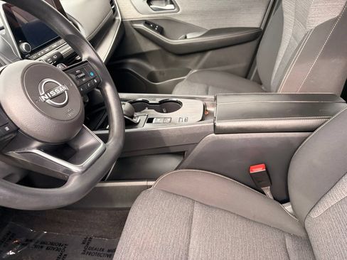 Certified 2023 Nissan Rogue SV FWD image 18