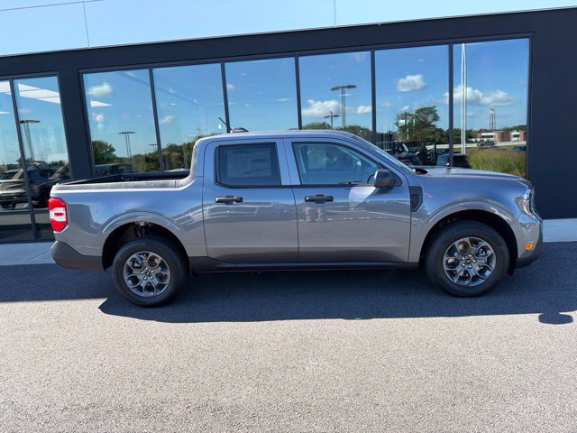 Used 2026 Ford Maverick XL FWD image 2