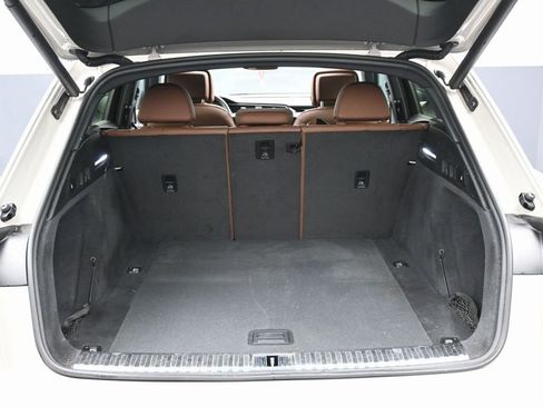 Used 2019 Audi e-tron Premium Plus image 17