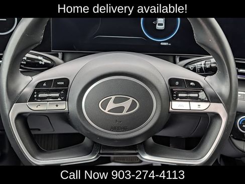 Used 2025 Hyundai Elantra SEL FWD image 15