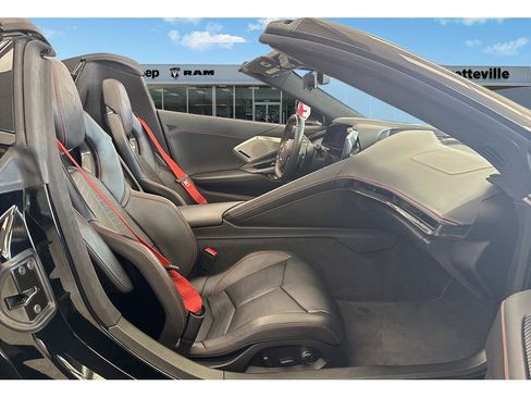 Used 2021 Chevrolet Corvette Stingray Premium Conv w/ Z51 Performance Package RWD image 16