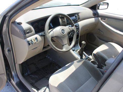 Used 2005 Toyota Corolla CE FWD image 9