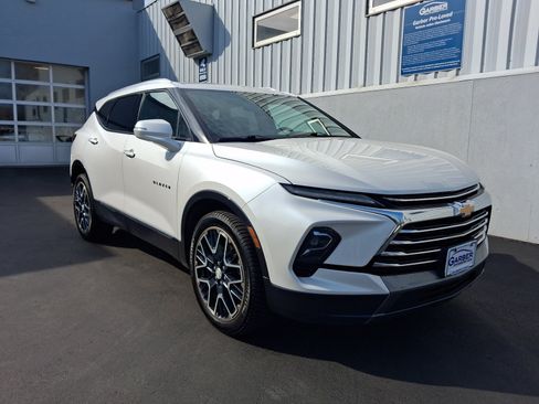 Used 2023 Chevrolet Blazer Premier AWD/4WD image 7