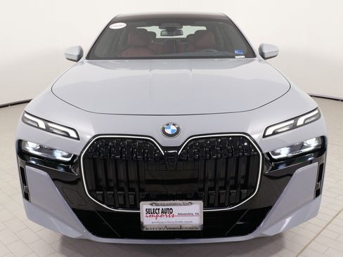 Used 2024 BMW 740i xDrive image 4