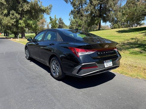 Used 2024 Hyundai Elantra SEL FWD image 11