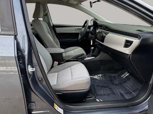 Used 2015 Toyota Corolla LE image 19