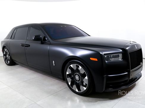 Used 2024 Rolls-Royce Phantom Extended Wheelbase w/ The Phantom Package image 6