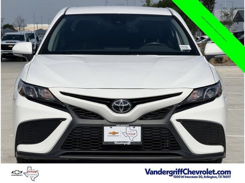 Used 2024 Toyota Camry SE FWD image 8