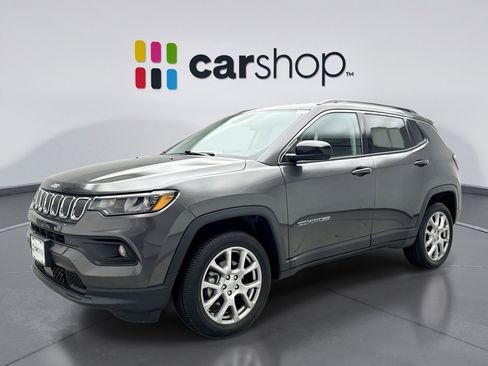 Used 2022 Jeep Compass Latitude AWD/4WD image 1