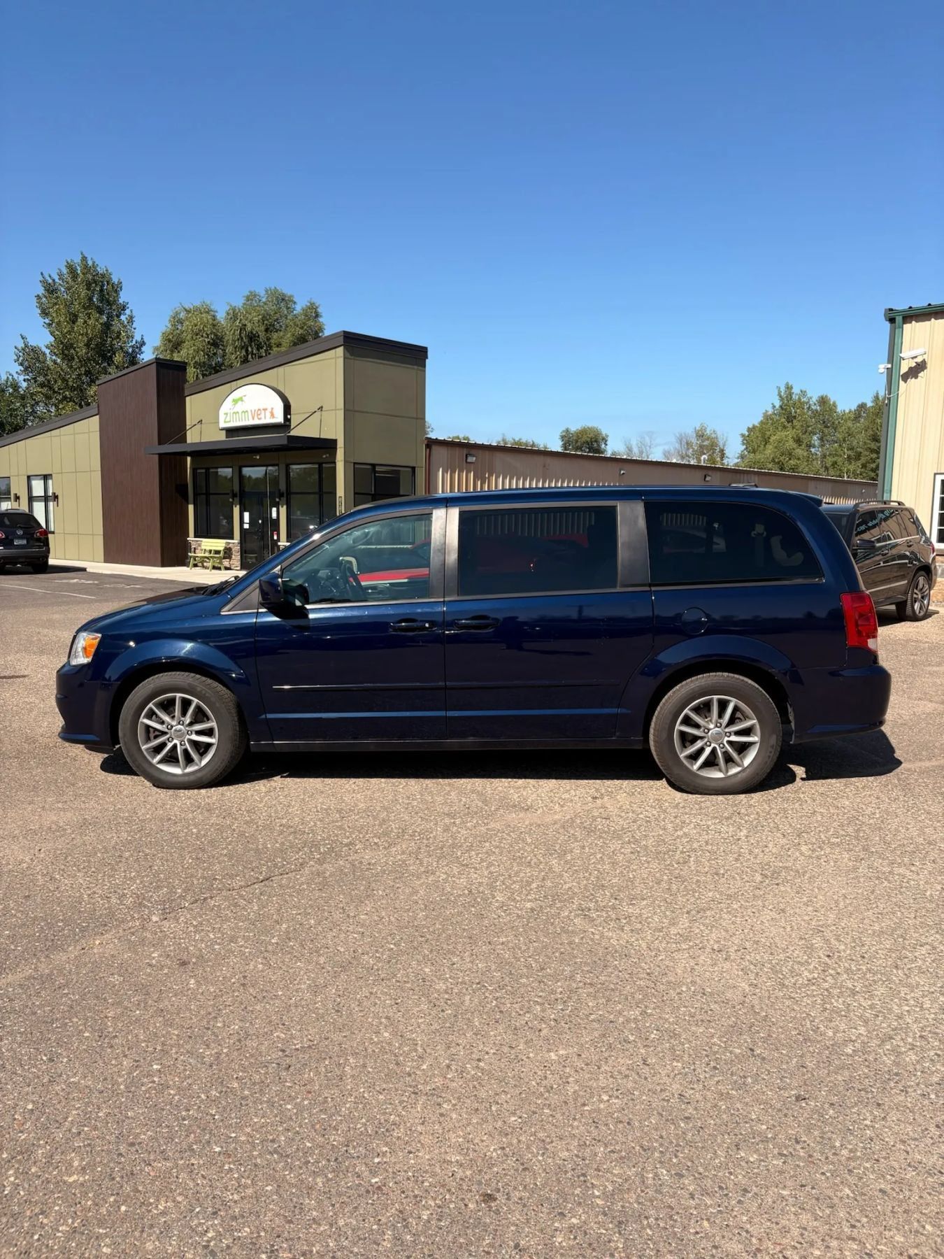 Used 2016 Dodge Grand Caravan SE FWD image 8