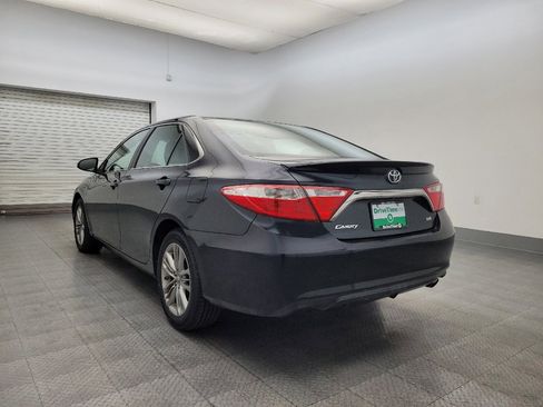 Used 2016 Toyota Camry SE image 5