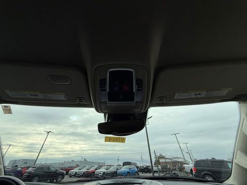 Used 2022 RAM 1500 Laramie image 31