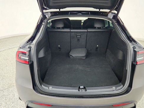 Used 2022 Tesla Model Y Long Range AWD/4WD image 27