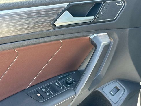Used 2022 Volkswagen Tiguan SEL R-Line AWD/4WD image 28