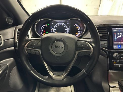 Used 2020 Jeep Grand Cherokee Altitude AWD/4WD image 18