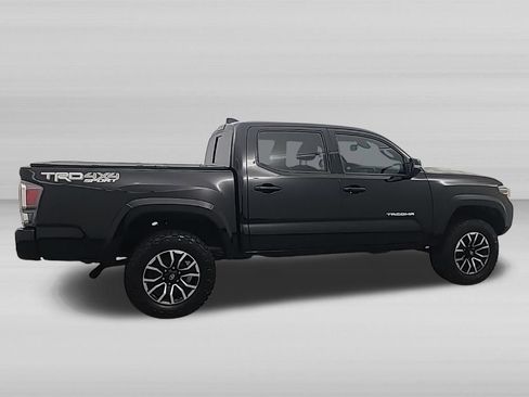 Used 2022 Toyota Tacoma TRD Sport AWD/4WD image 3