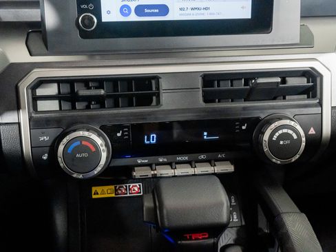 Used 2025 Toyota 4Runner TRD Off-Road image 35