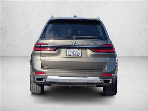 Used 2023 BMW X7 xDrive40i w/ Premium Package image 7