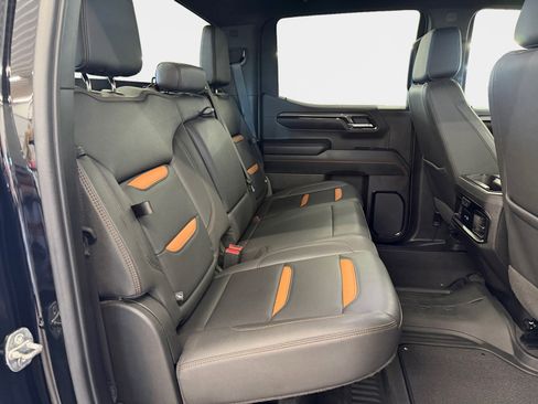 Used 2023 GMC Sierra 1500 AT4 w/ Technology Package image 11