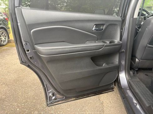 Used 2020 Honda Pilot Touring image 12
