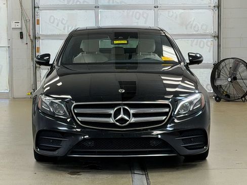 Used 2019 Mercedes-Benz E 300 image 2