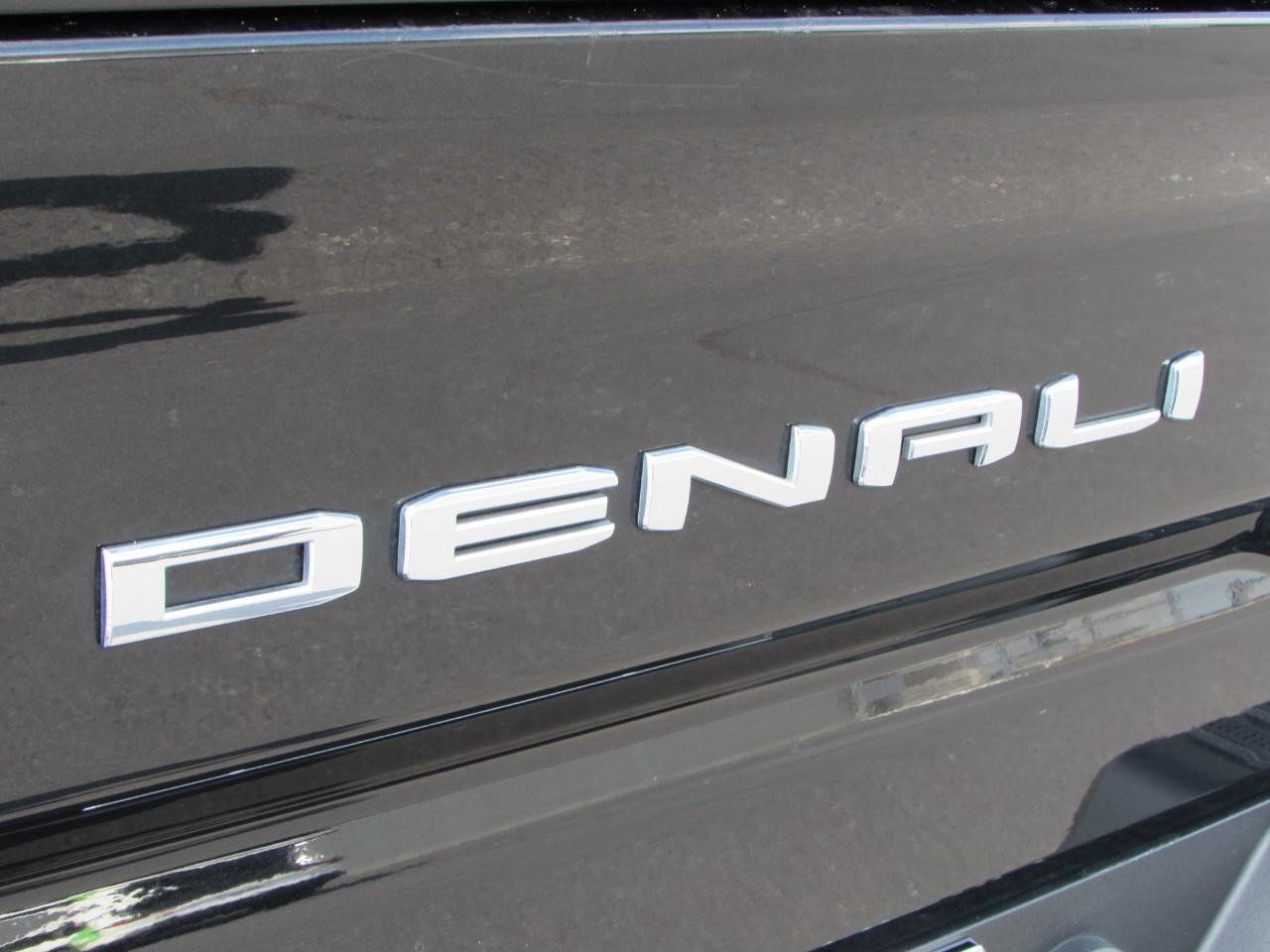 Used 2023 GMC Sierra 3500 Denali w/ Denali Black Diamond Edition AWD/4WD image 37