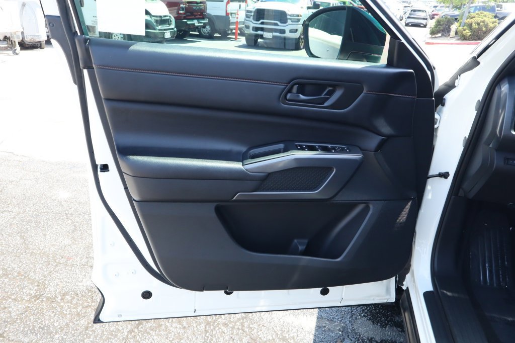 Used 2024 Nissan Pathfinder Rock Creek AWD/4WD image 19
