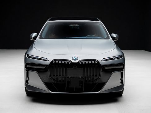 Used 2023 BMW i7 xDrive60 image 6