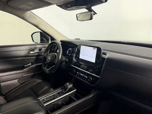 Used 2023 Nissan Pathfinder SL FWD image 31