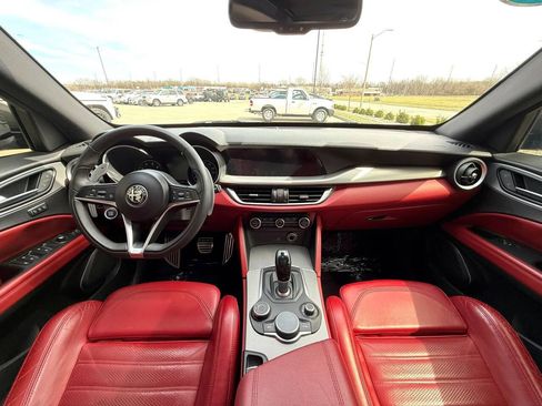 Used 2019 Alfa Romeo Stelvio Ti Sport w/ Quick Order Package 22S Sport AWD/4WD image 15