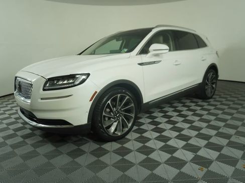 Used 2022 Lincoln Nautilus Reserve w/ Equipment Group 201A FWD image 3