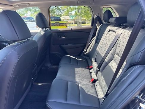 Used 2023 Nissan Rogue SL w/ SL Premium Package AWD/4WD image 18