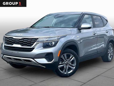 Used 2023 Kia Seltos LX AWD/4WD image 1