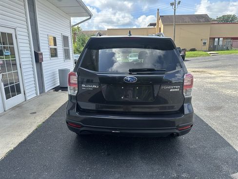 Used 2017 Subaru Forester 2.5i Premium w/ All-Weather Package AWD/4WD image 8