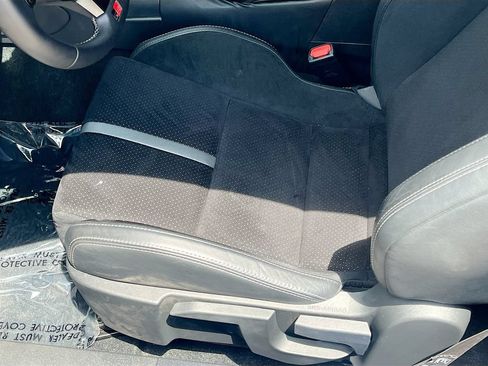 Used 2025 Toyota GR86 Premium w/ ALL Weather Mat Package (TMS) RWD image 18