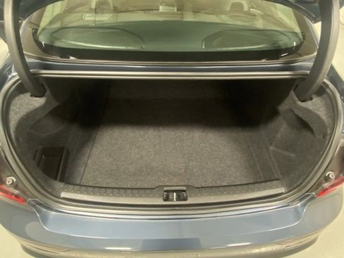 Certified 2025 Volvo S60 B5 Core image 9