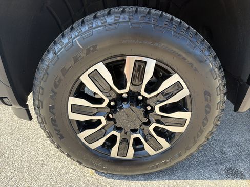 New 2026 GMC Sierra 2500 Denali Ultimate AWD/4WD image 12