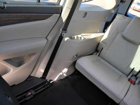 Certified 2025 Volkswagen Atlas SEL Premium R-Line image 12